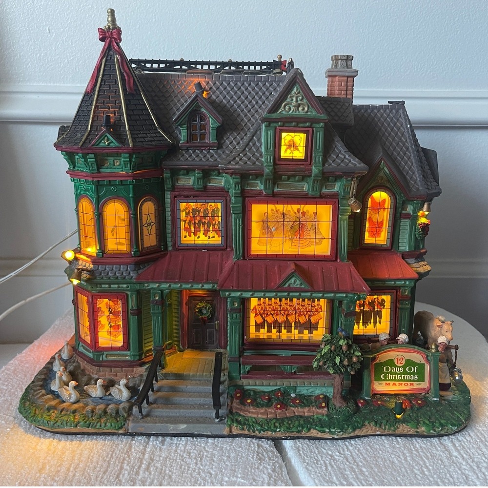 Lemax 12 DAYS OF CHRISTMAS MANOR Sights Sounds Tested Works Unboxed Flaws